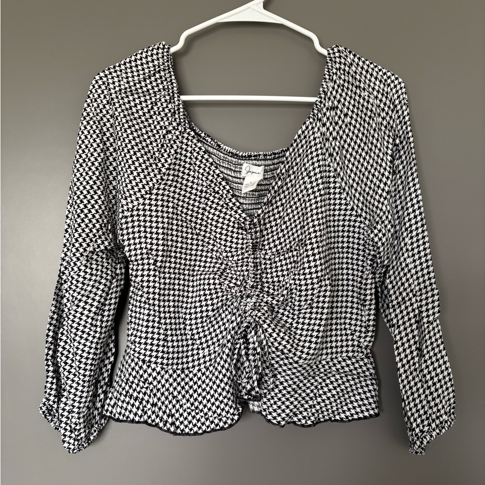 OBO accepted - Japna Black and White Puff Sleeve Ruched Blouse